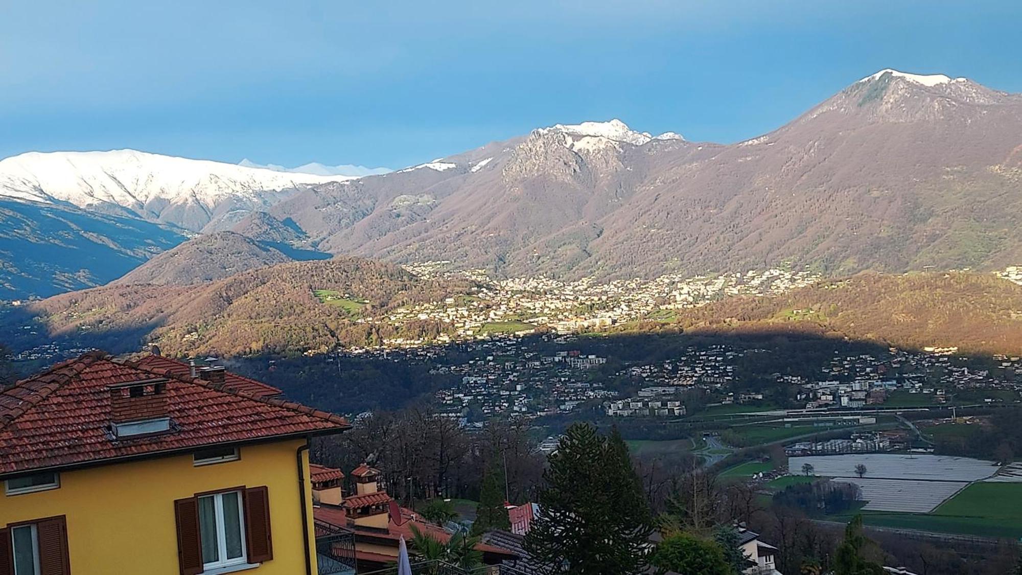 Entire Apartments With Stunning View Cademario Exteriör bild